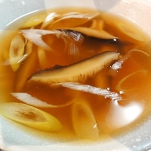 干し椎茸の食べるスープ